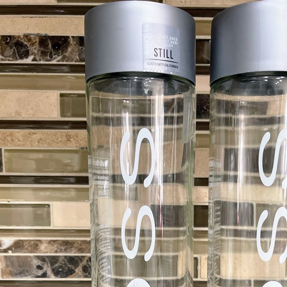 VOSS GLASS Empty Artesian Water Bottles Set of 2 Size 27.05 (1.69 pt) 800 mL - Picture 2 of 5